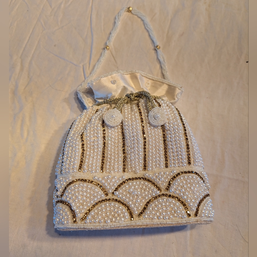 2/40$ Beaded Pearl Drawstring Polti Evening Bag - White with Gold Accents